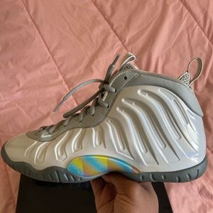 Nike foam posite size 7y